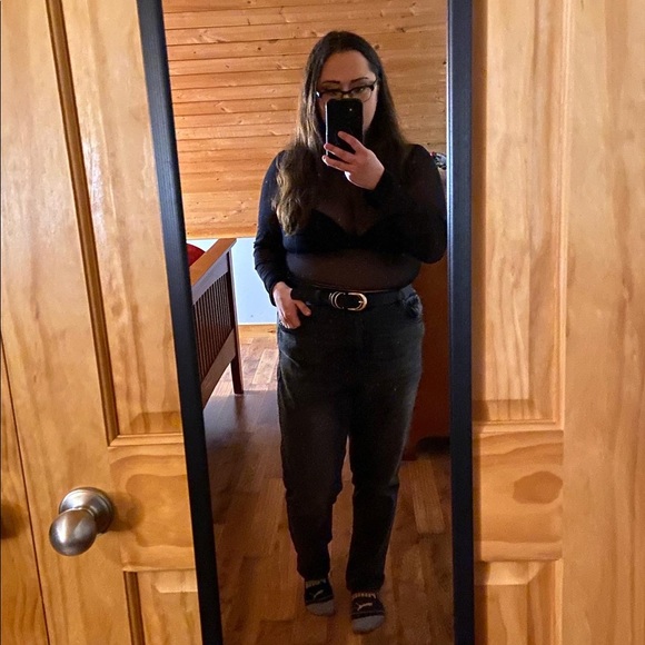 Meet your Posher, Keeley - Picture 3 of 16